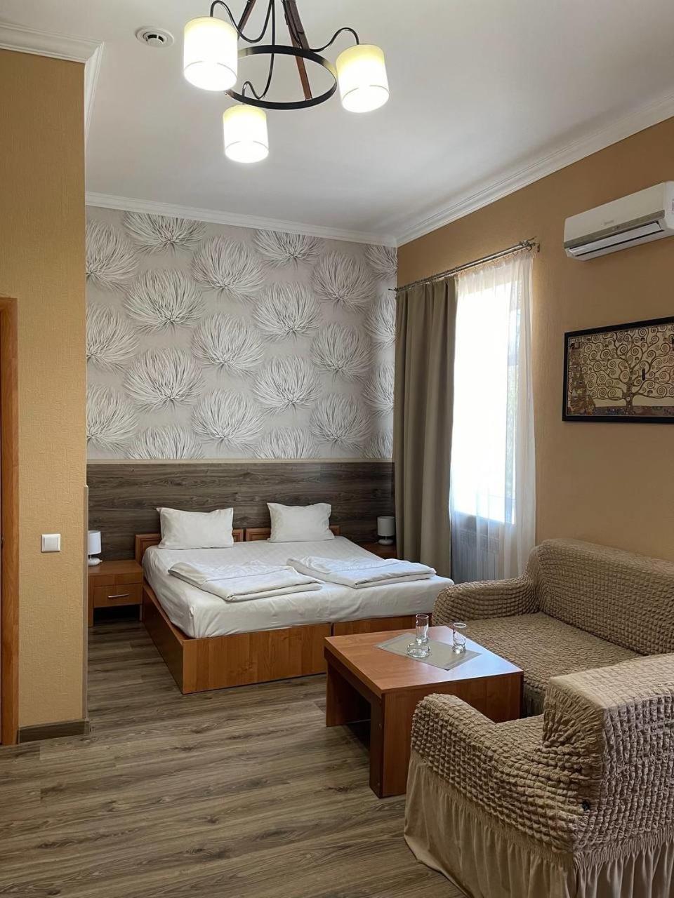 Shanyrak Hotel Temirtau Exterior photo