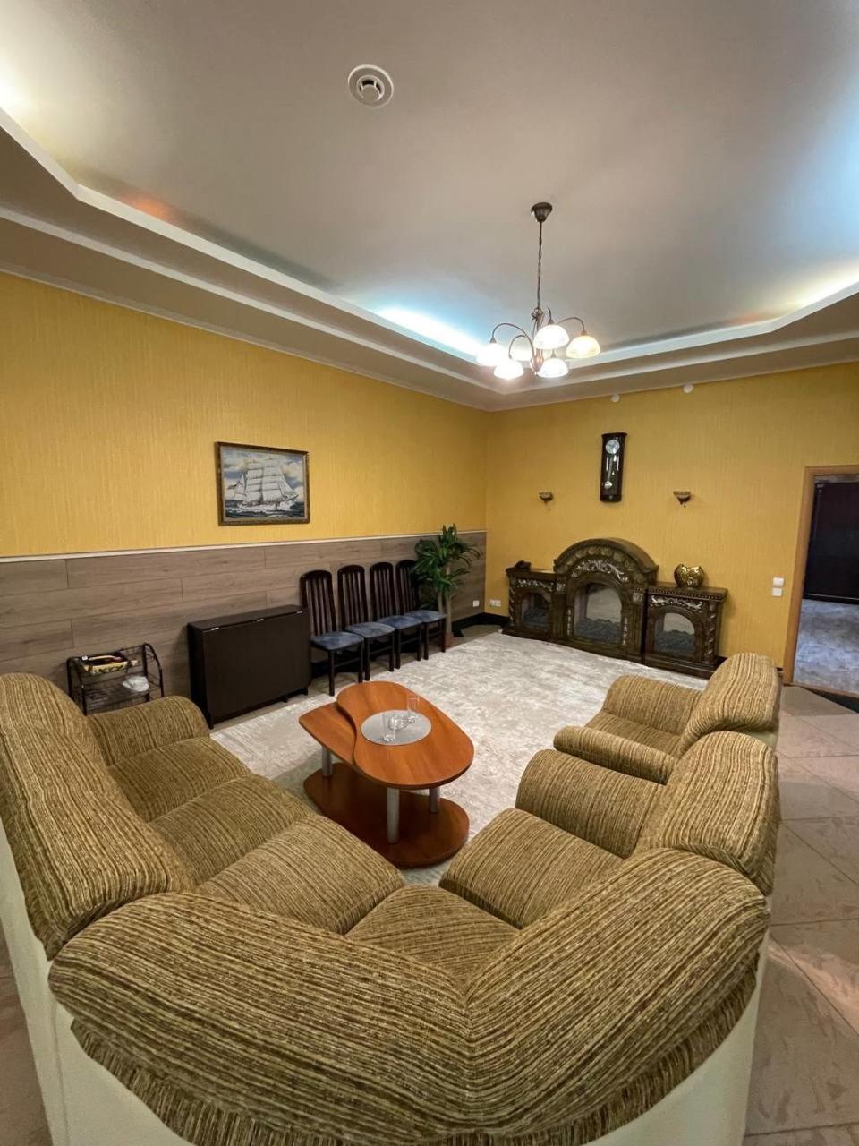 Shanyrak Hotel Temirtau Exterior photo